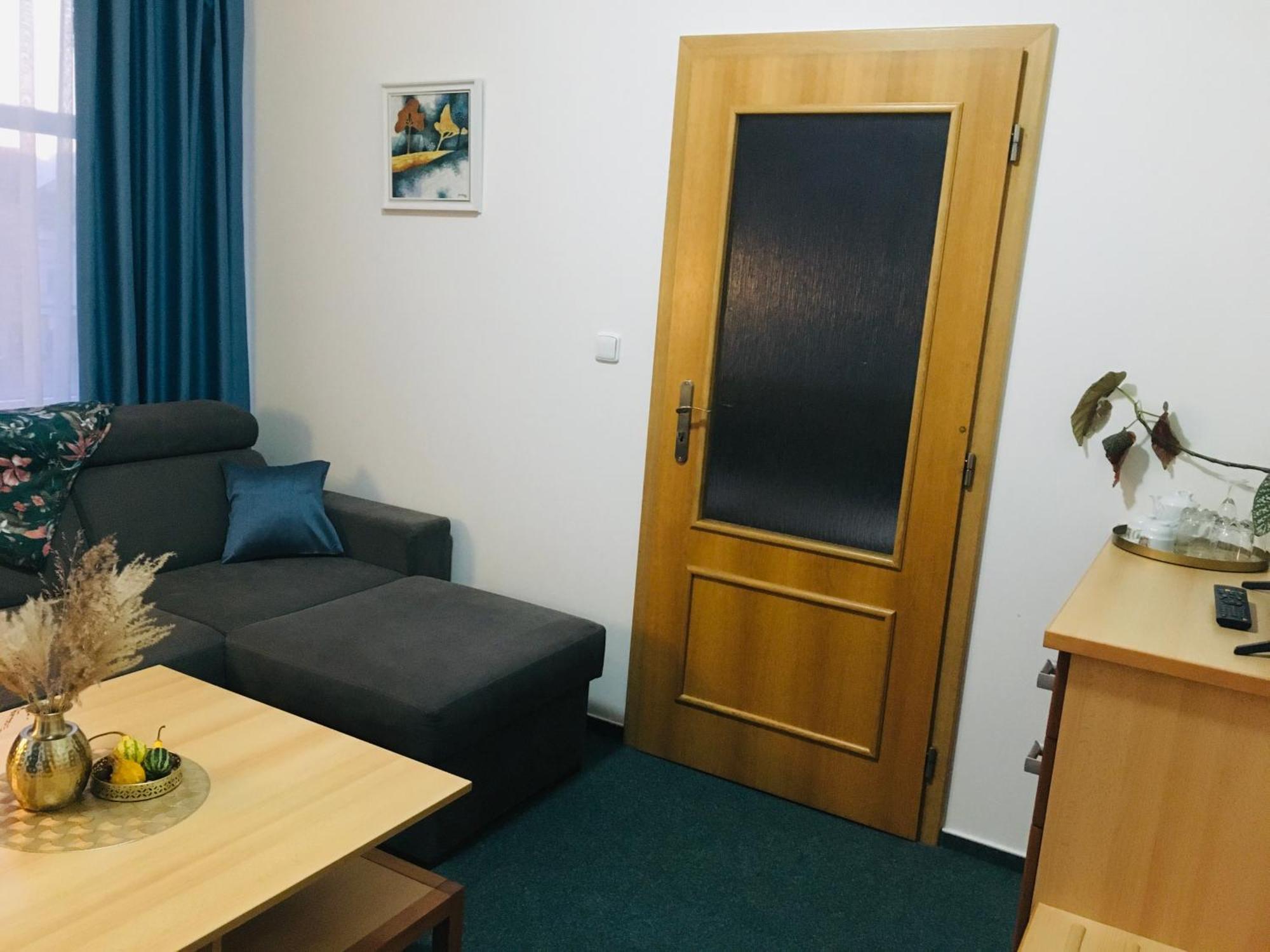 Penzion Hotelu Central Dvůr Králové nad Labem Exterior foto