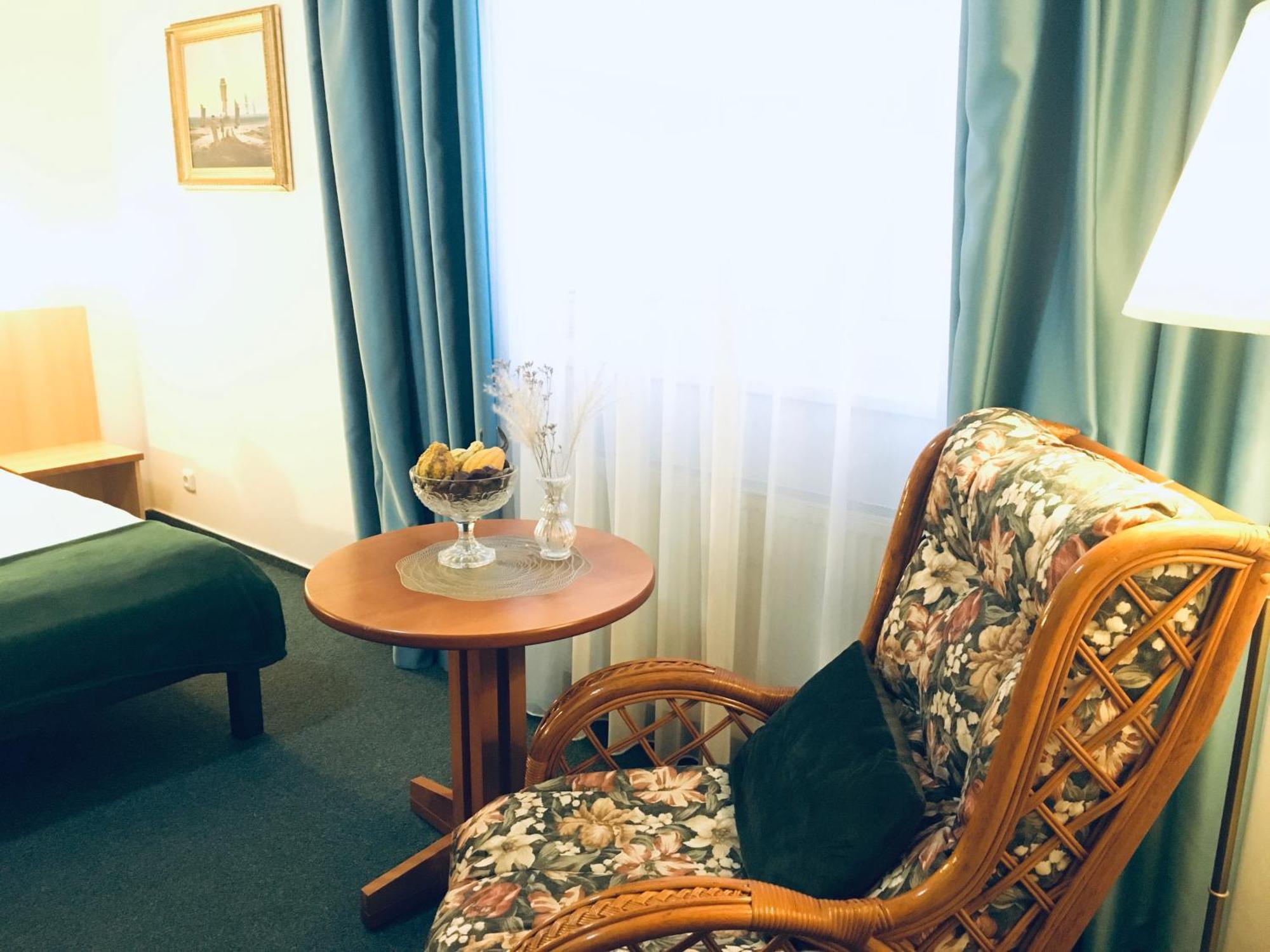 Penzion Hotelu Central Dvůr Králové nad Labem Exterior foto